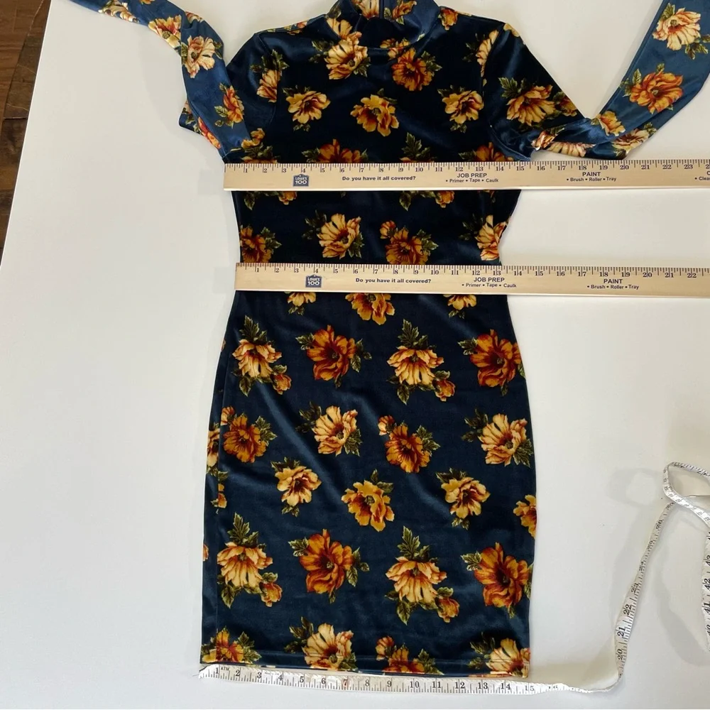 Forever 21 Blue Floral Velvety Long Sleeve Mock Neck Dress, size S - Picture 8 of 8